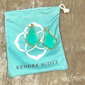 Kendra Scott drop earrings